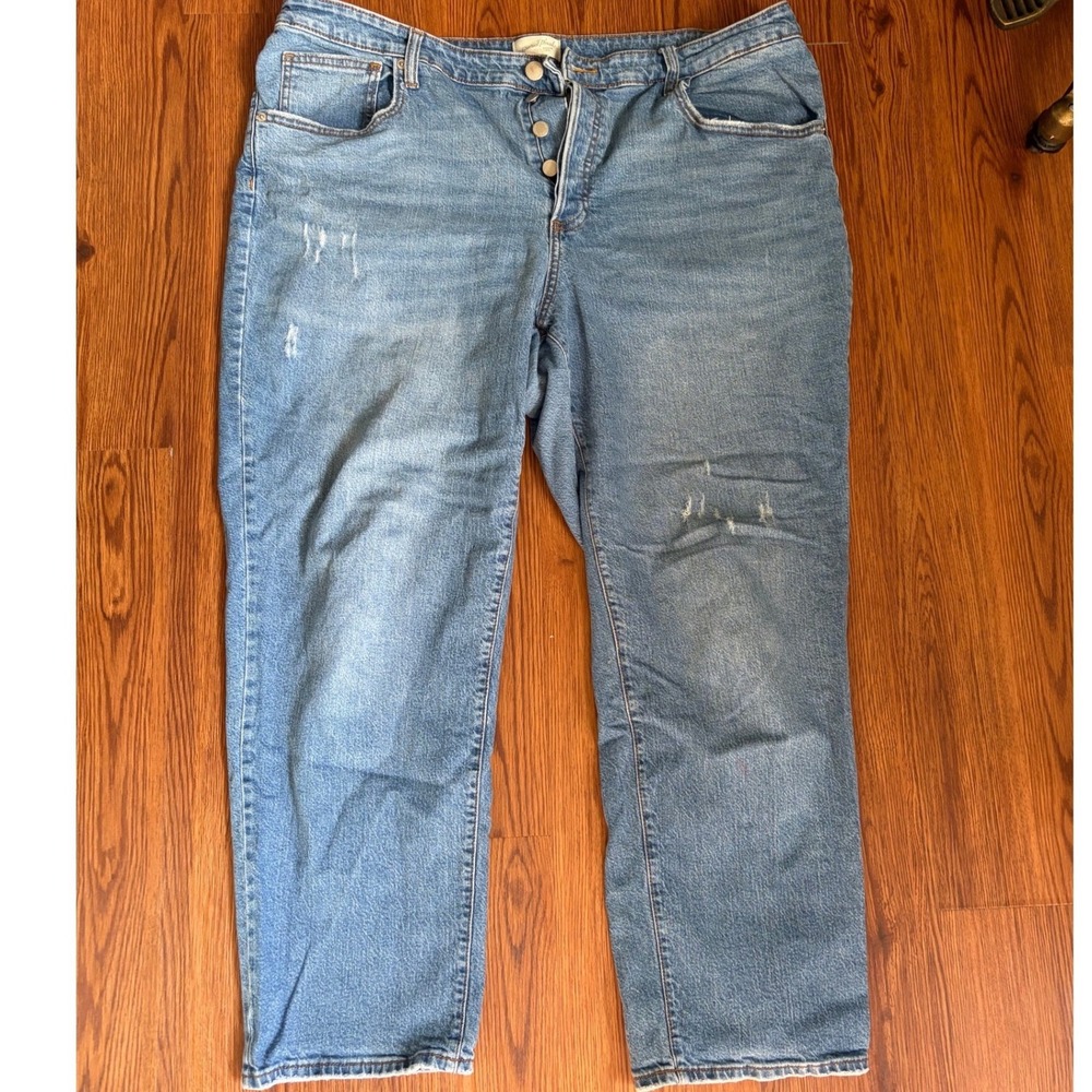 Universal Thread Womens 20 High Rise 90s Straight Jeans Light Wash Distressed